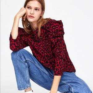 ❤️❤️❤️ NWT’s Zara Animal Print Red Blouse Shirt Ruffles Arm Blouse Size Small S